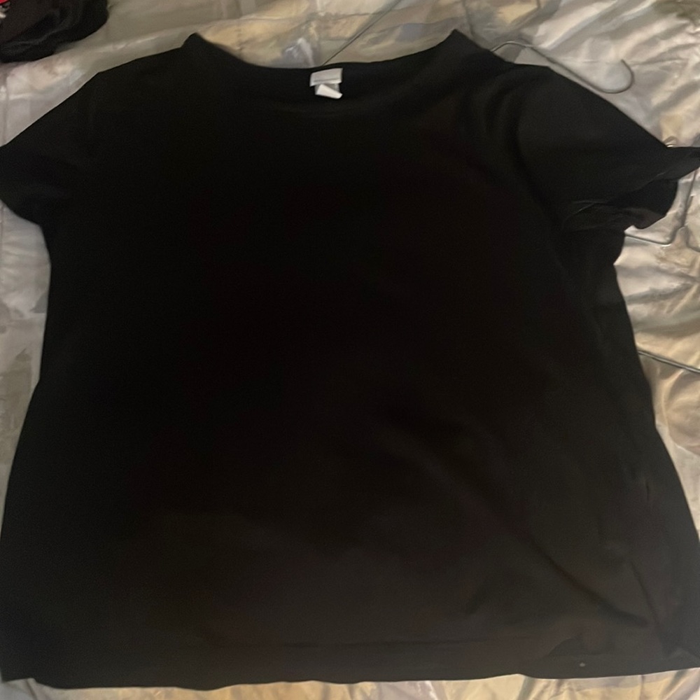 Black tee